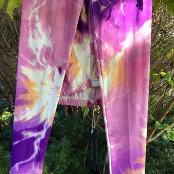 Dramatic, NWT, High Performance, Yoga Leggings, OS - Picture 2 of 6